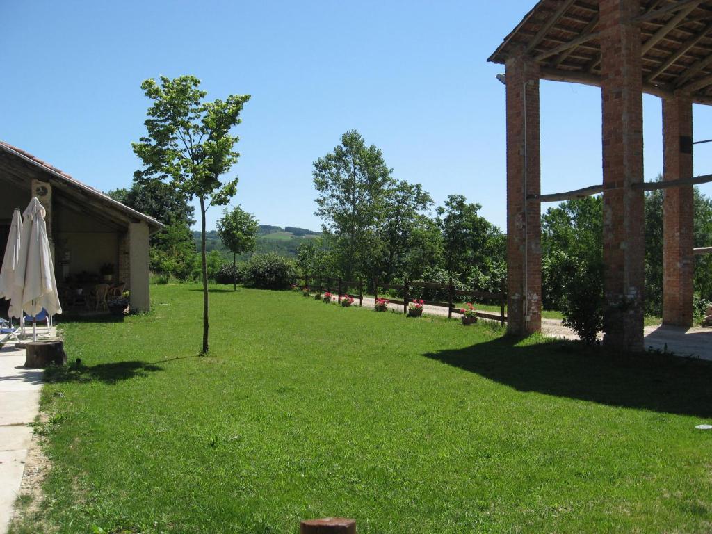 Agriturismo La Tilia Lequio Tanaro Exterior photo